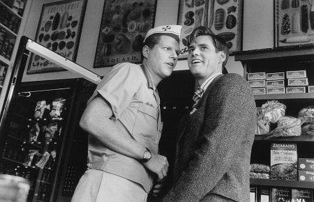 Noah Emmerich and Jim Carrey in The Truman Show